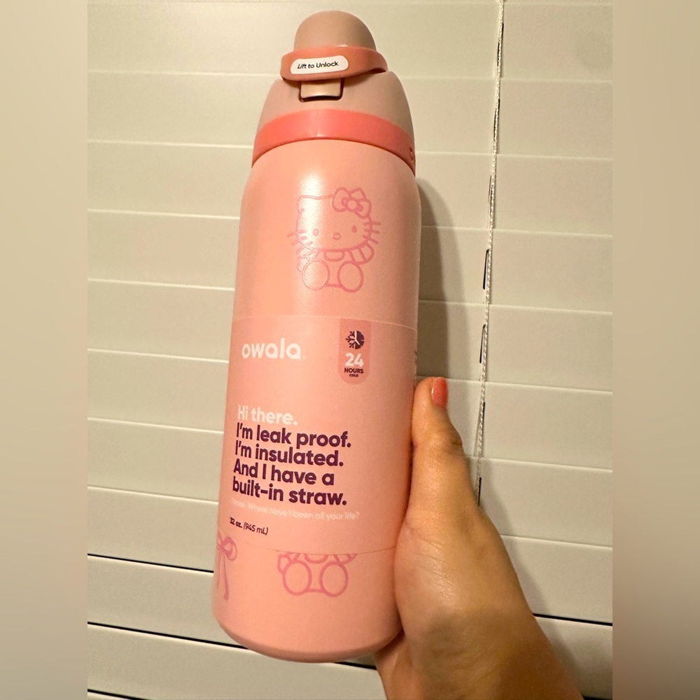 Owala x Hello Kitty with 🎀 - 32 oz.